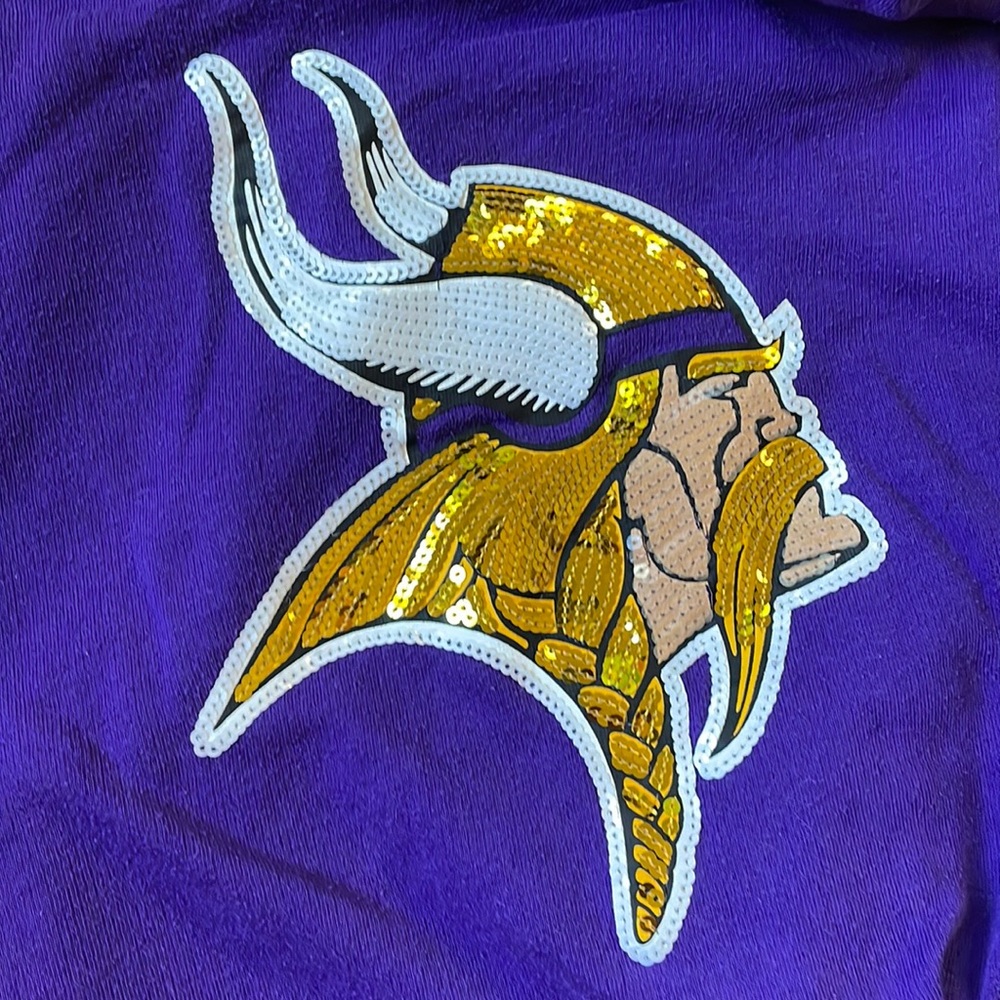 Women’s vintage Vikings hooded lightweight sweatshirt